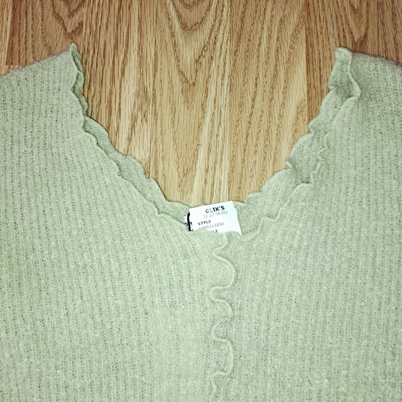 NWT Sz S Babydoll, Bell Sleeves Scalloped Edge Cropped Beige Sweater Boho - Picture 9 of 10